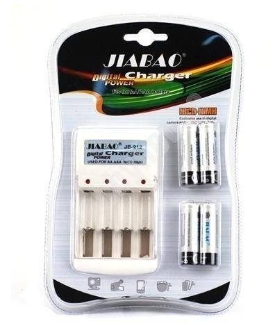 Incarcator + 4 acumulatori AA 4700 mAh